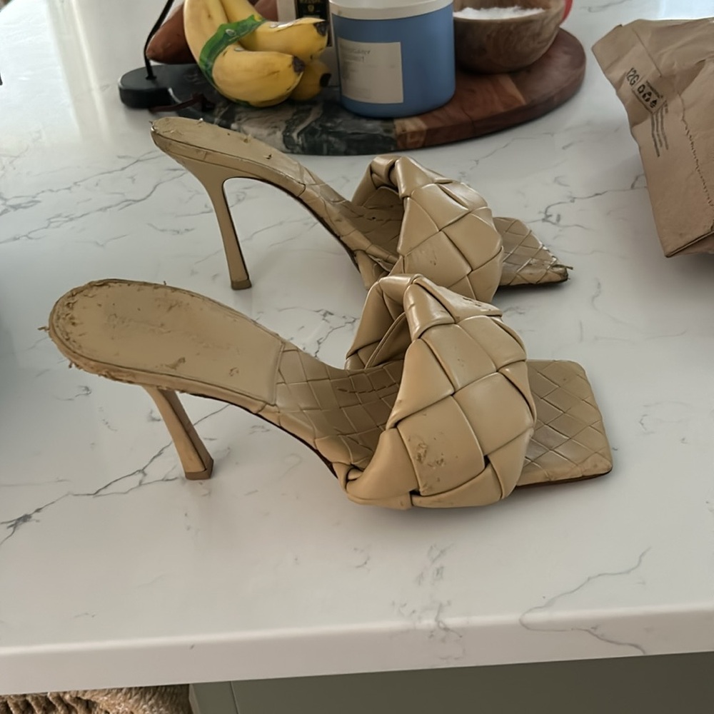Bottega venetta nude heels - Picture 2 of 4